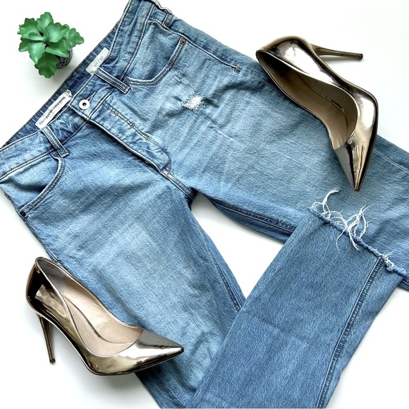 Anthropologie Pilcro High-Rise Twist-Seam Slim Boyfriend Jeans Light Wash 27 - Picture 2 of 16